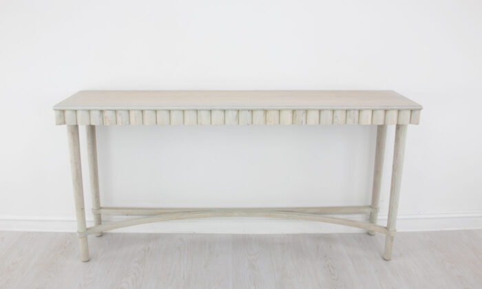 Mano Light Oak Console Table - Image 3